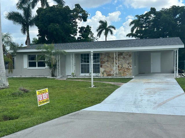 Fort Myers House: 1454 Byron Rd