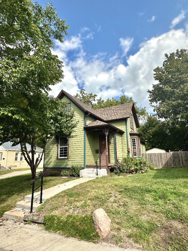 Des Moines House: 1211 21st St.