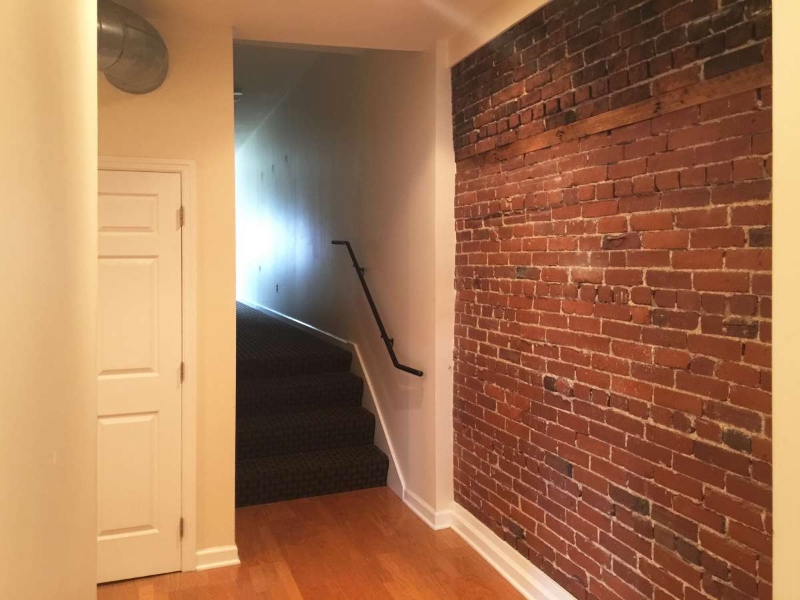 Pittsburgh Apartment: 2520 E Carson St