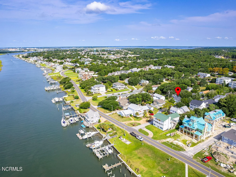 Beaufort House: 107 sunshine ct