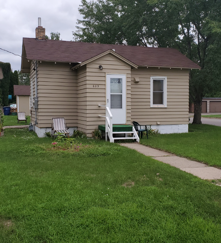 Saint Cloud House: 623 22nd Ave N