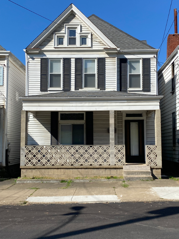 Glassport House: 812 Ohio Ave