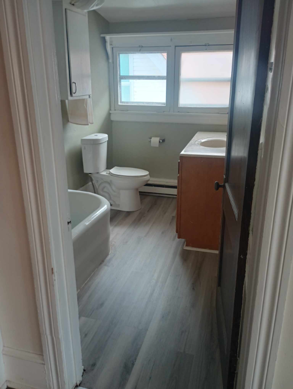 Altoona Apartment: 1513 12th St floor 3rd fl