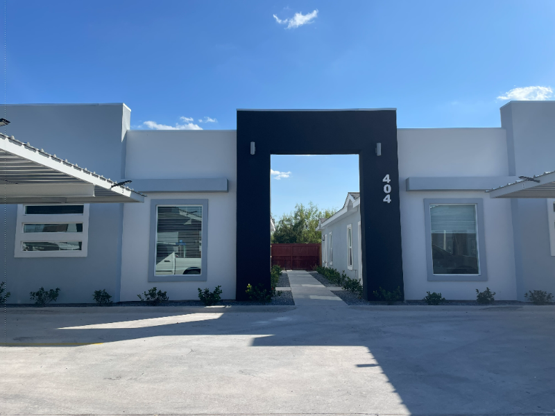 Edinburg Apartment: 404 W St Helena