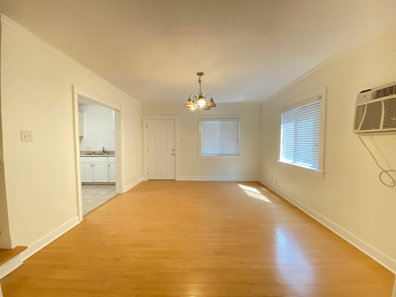 Los Angeles House: 1658 1/2 Colorado Blvd