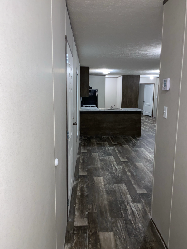 Leesburg House: 1137 US 19