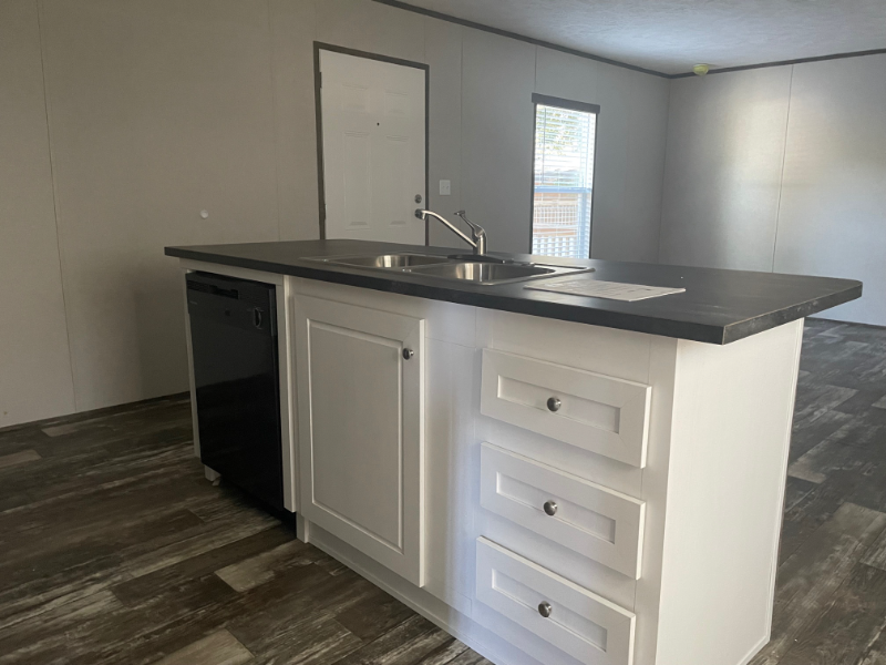 Leesburg House: 1137 US 19