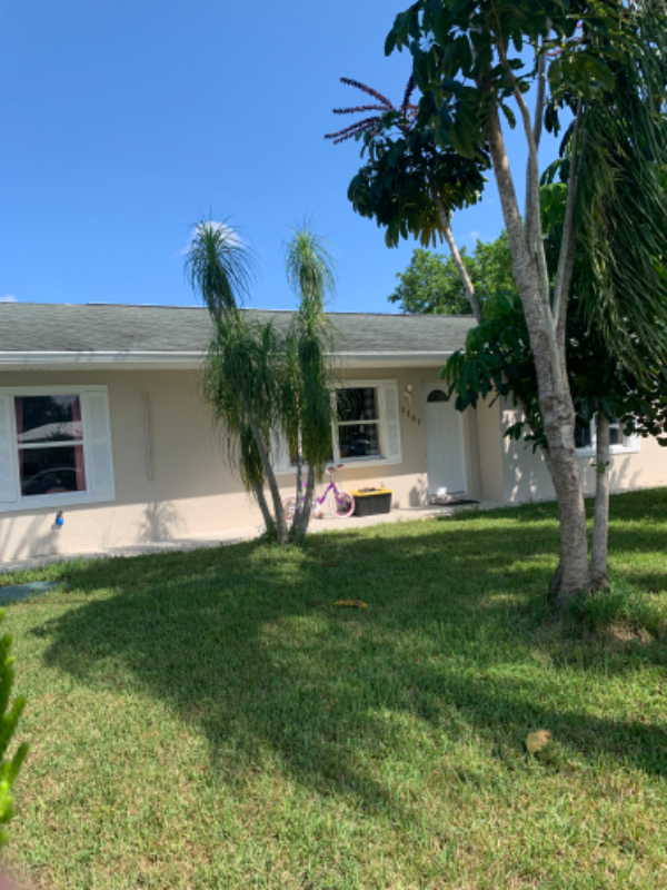 Port Saint Lucie House: 1107 SW Ithaca St