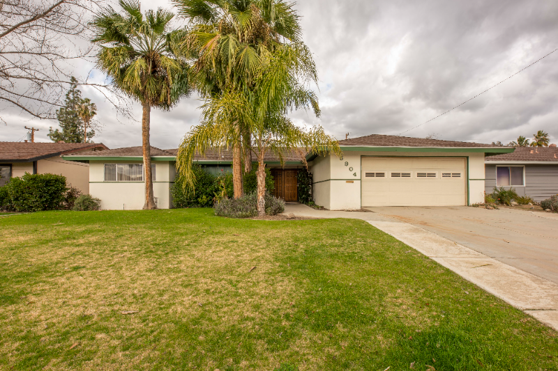 Bakersfield House: 5904 Daggett Avenue