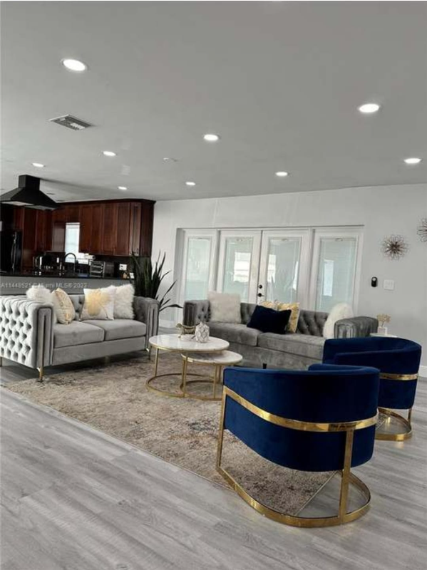 HOLLYWOOD House: 1711 N 50th Ave