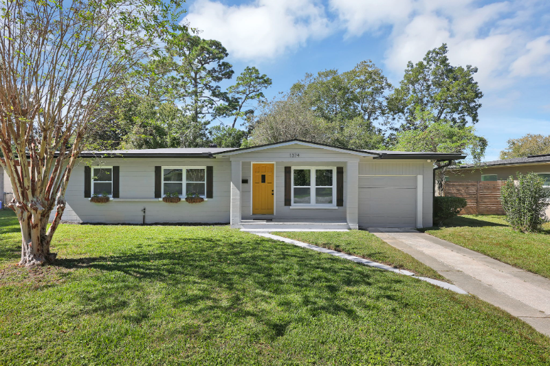 Jacksonville House: 1374 Murray Dr.