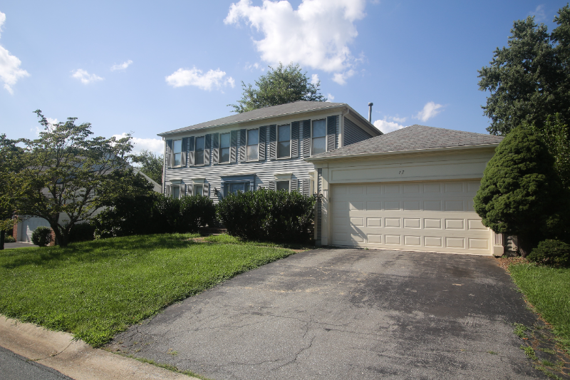 Rockville House: 17 Beauvoir Ct