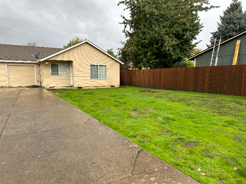 McMinnville Townhome: 637 SW Westvale St.