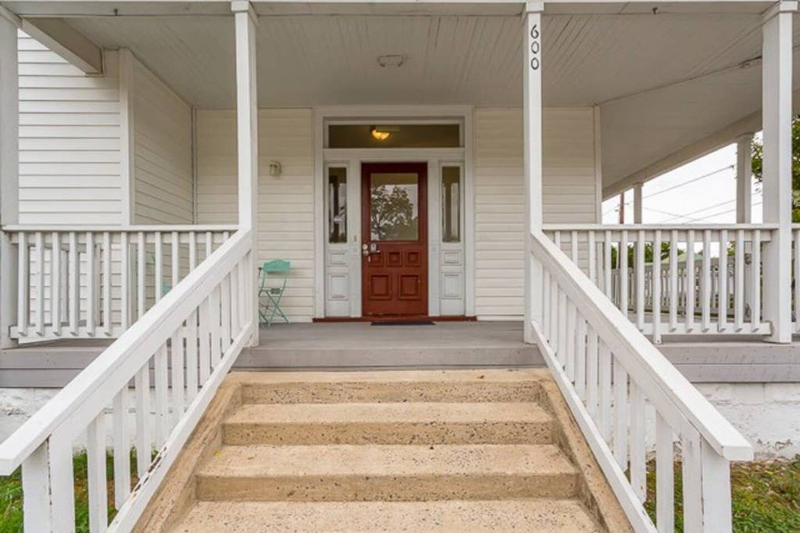 Waynesboro Apartment: 600 E. Main St.