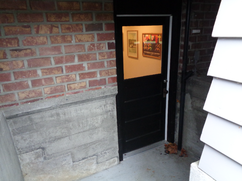 Everett House: 1012 Grand Ave