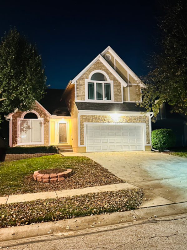 Shawnee House: 21517 W 53rd St