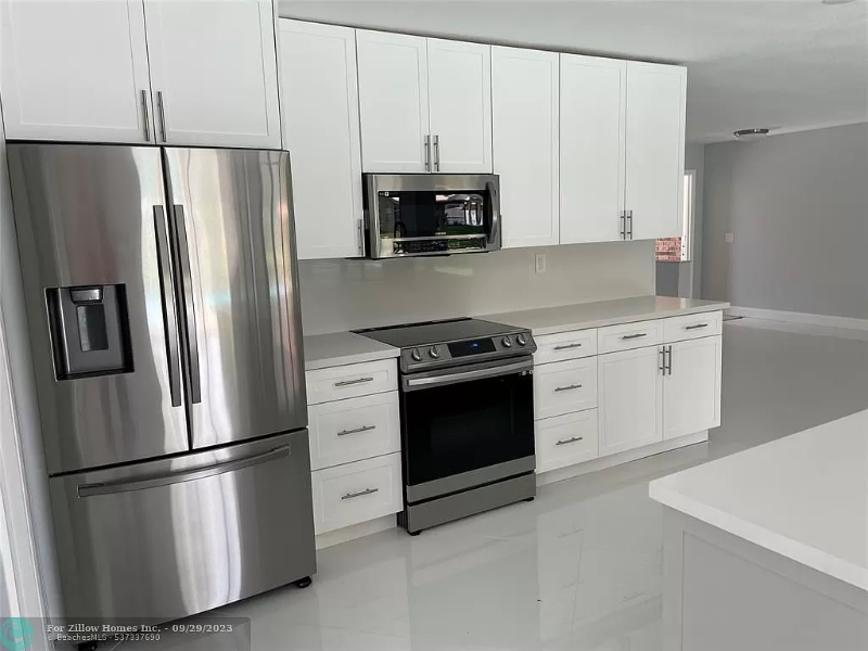 Plantation House: 9071 NW 13th St