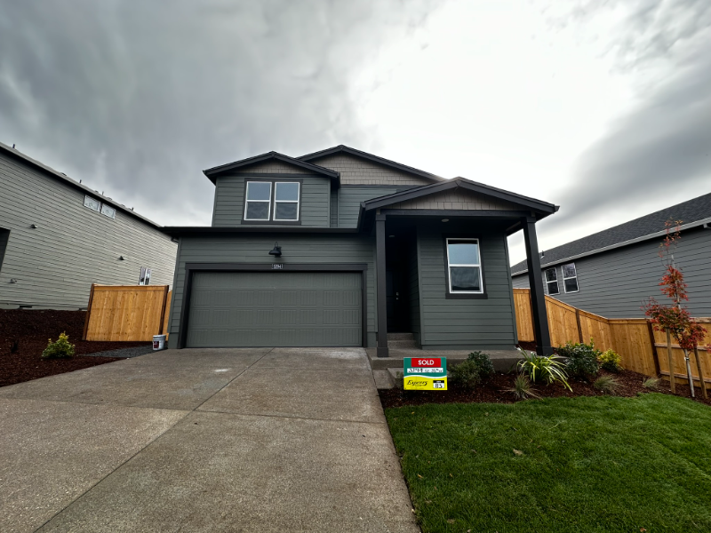 Gresham House: 3294 SE 35th St