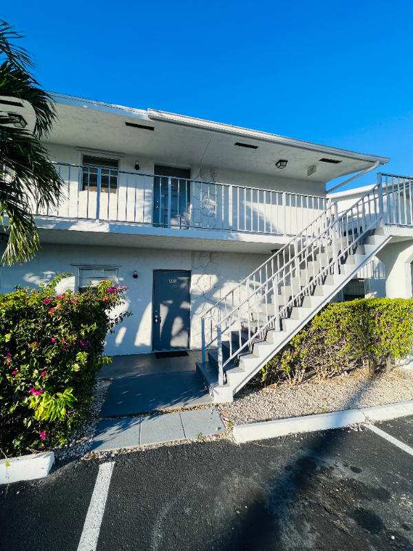 Lake Worth Condo: 510 24th Avenue N