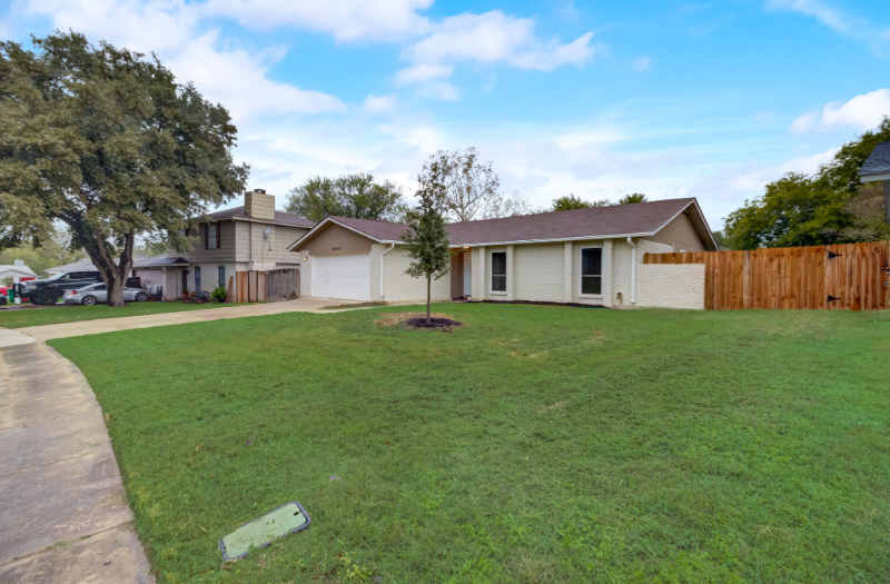 San Antonio House: 13614 Larkbrook