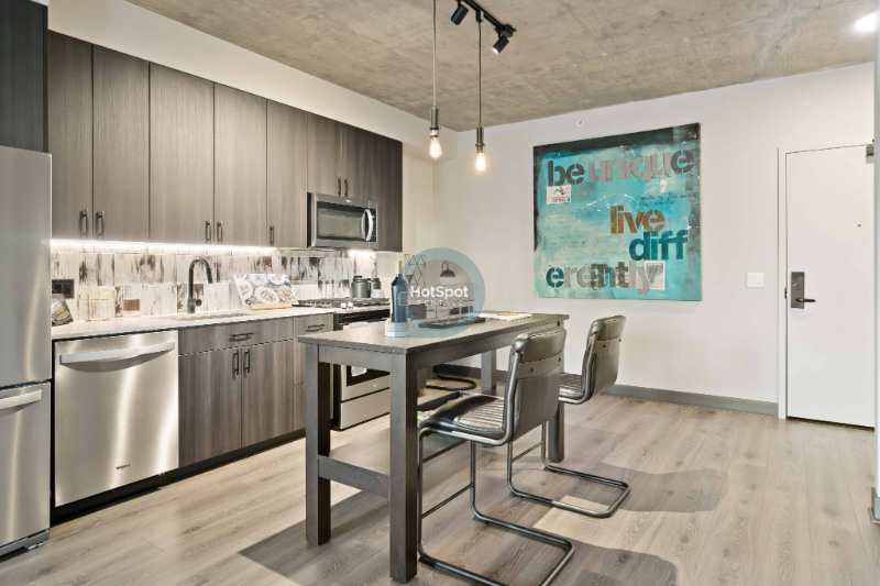 Chicago Condo: 190 N Ada