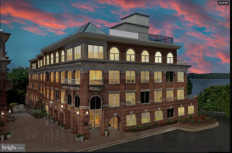 Alexandria Condo: 635 Slaters Ln