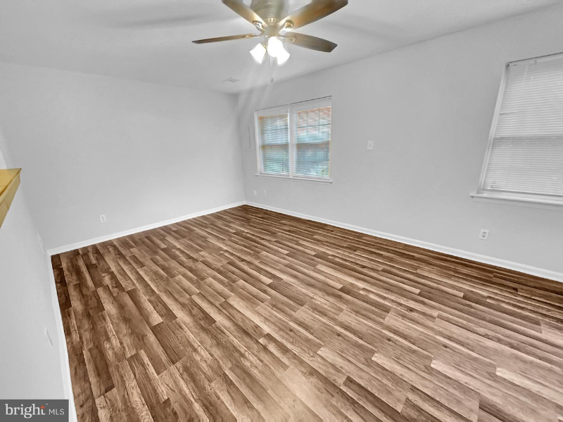 Lorton Townhome: 9300 Hagel Cir