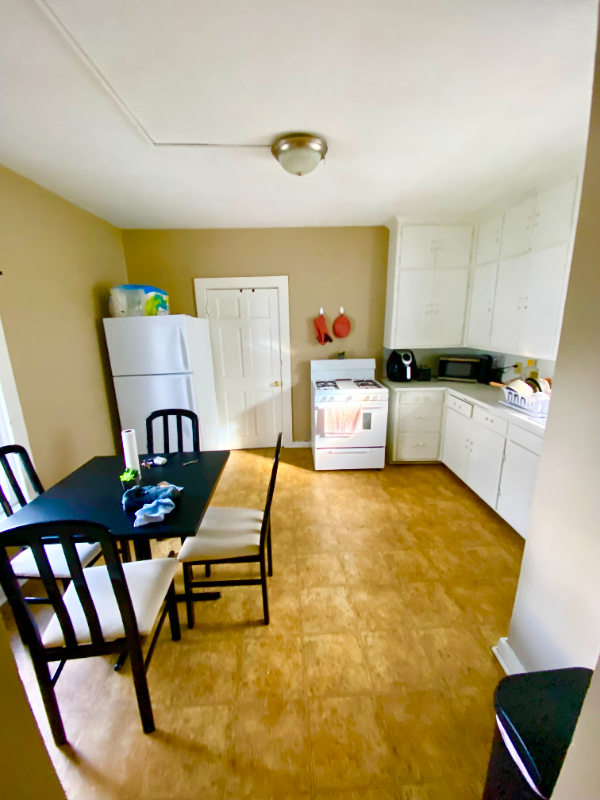 Mankato House: 323 Center Street