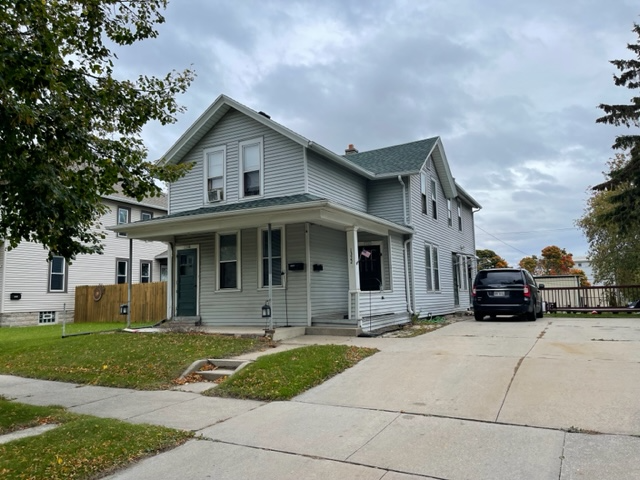 Sheboygan Apartment: 1324 New York Ave