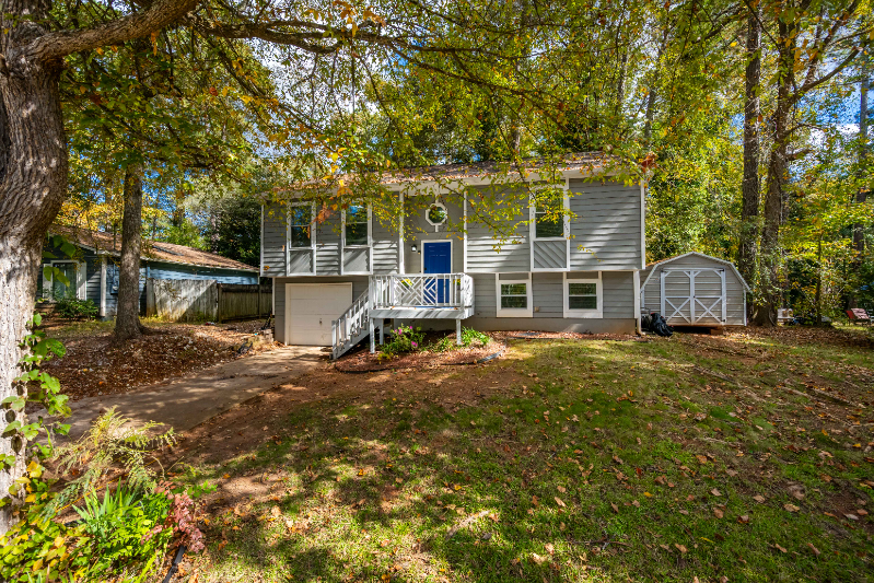 Snellville House: 4348 Bradley drive