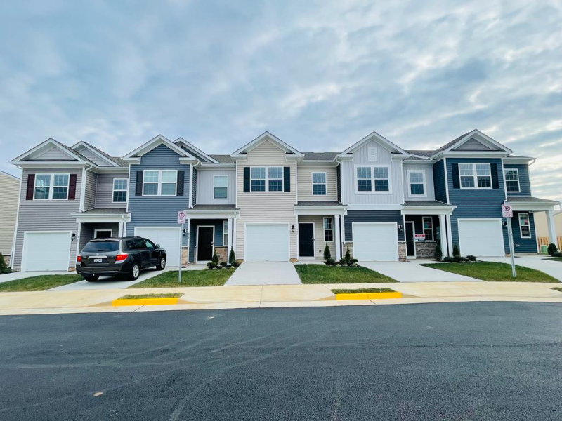 Winchester Townhome: 425 Tevis St