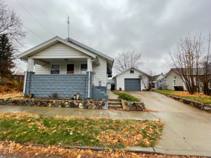 Fort Wayne House: 914 W 4th st