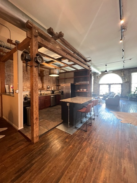 Springfield Condo: 214 East Commercial St.