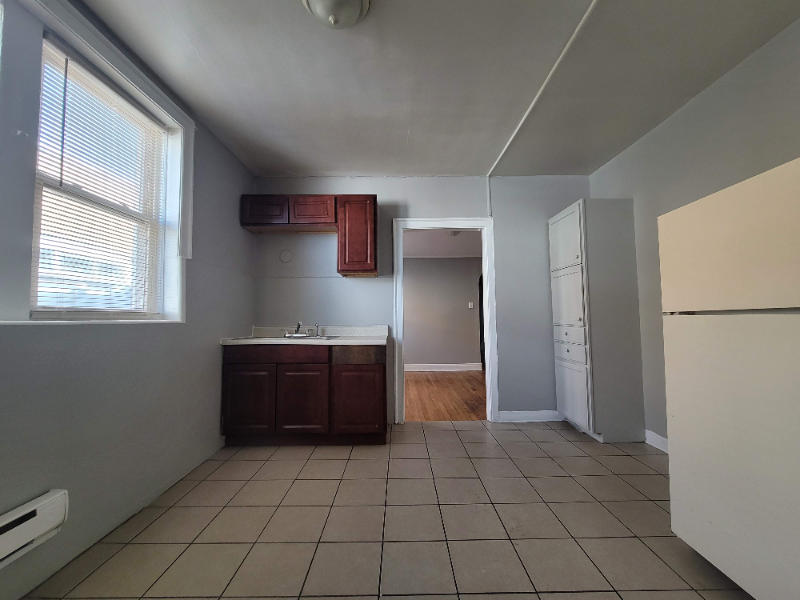 Chicago Apartment: 8346 S Maryland Ave