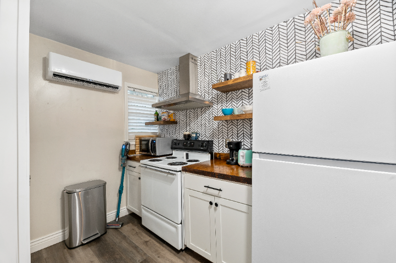 Mobile House: 62 Sherwood Dr.