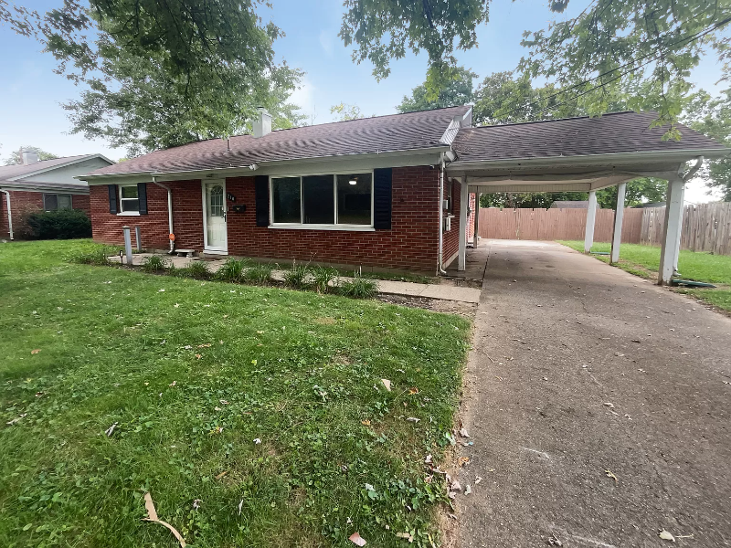 Fairfield House: 210 Littlebrook Drive