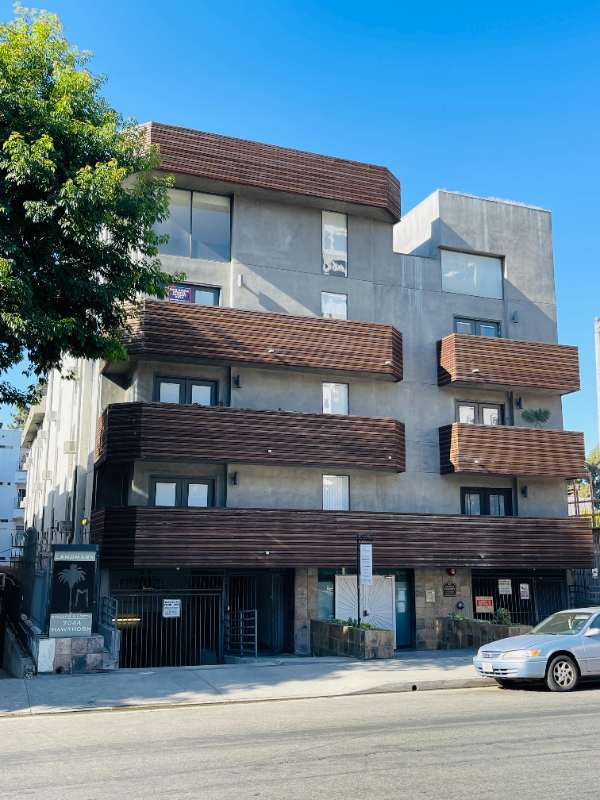 Hollywood Apartment: 7044 Hawthorn Ave