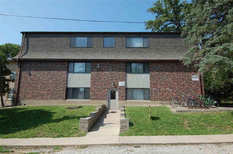 Iowa City Multiplex: 365 Ellis Ave, Unit 4