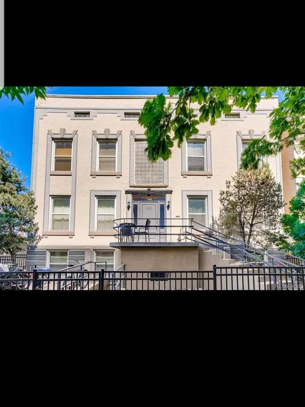 Denver House: 1650 Pearl Street