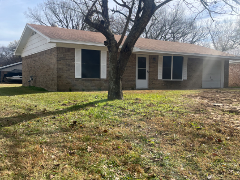 Mineola House: 529 Wren