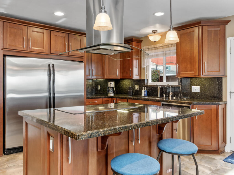 Oceanside House: 244 South Horne St.