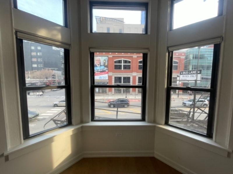 Chicago Condo: 111 W Chicago Ave