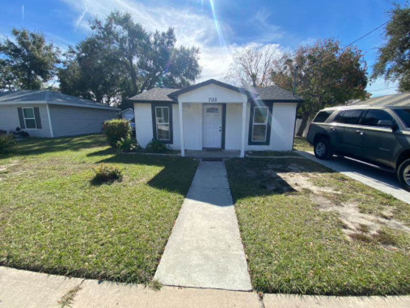 Auburndale House: 705 Virgina Ave