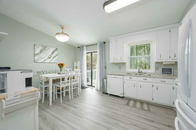 Snellville House: 4348 Bradley drive