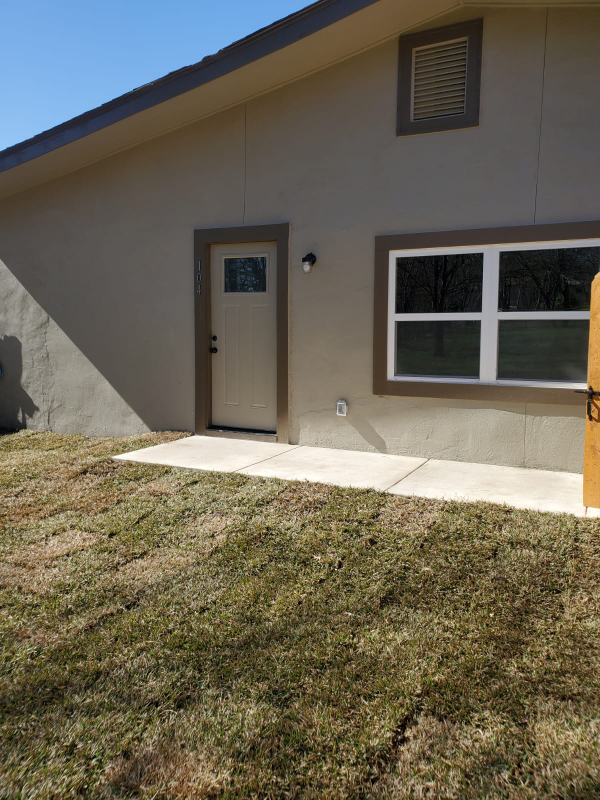 SAN ANTONIO Multiplex: 118 Esmeralda Dr.