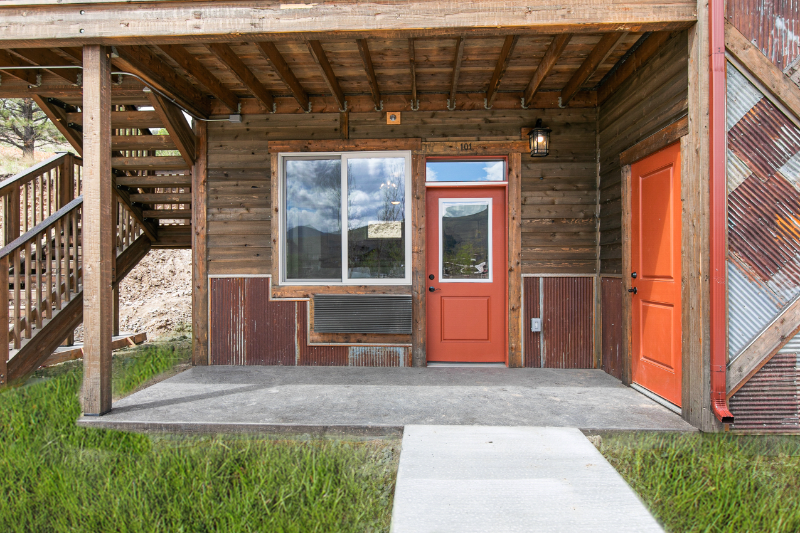 Lolo Apartment: 6244 3 Needles Lane