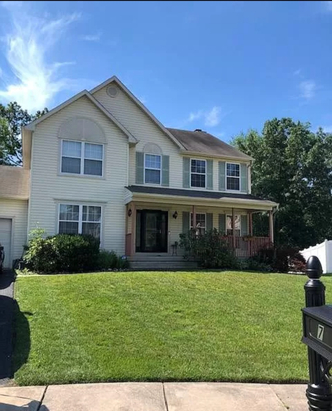 Sicklerville House: 7 Bassett ct