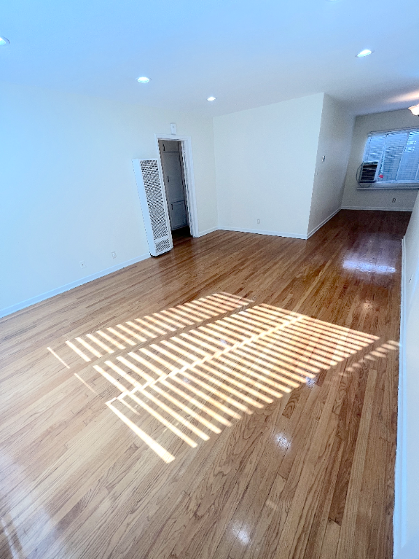 West Hollywood Apartment: 1417 N Harper Ave.