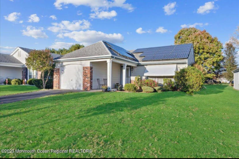 Manchester House: 53 Greenwich Avenue