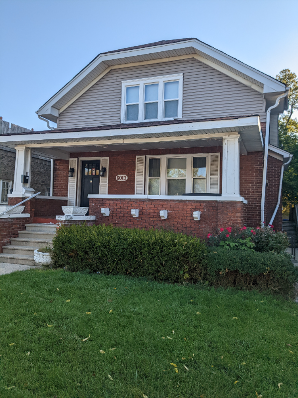 Kenosha Apartment: 6013 12th ave